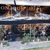 الاچیق شیشه ای سایبان تاشو برزنت چتری چهار ستون