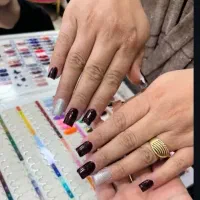 به تعدادی مدل ناخن نیازمندیم.