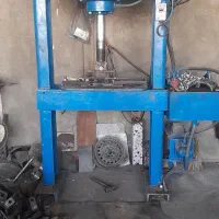 پرس هیدرولیک صنعتی ۳۰ تن