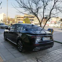 شیشه دودی در محل