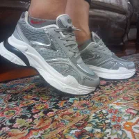 کتونی سایز ۳۹ آکبند جفتی ۷۵۰ هزار رنگ طوسی و مشکی|کیف، کفش، کمربند|اسلامشهر, شهرک لاله|دیوار