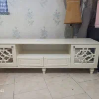میز چوبی سالم وتمیربدون خط وحش