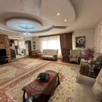 واحد 134 متری فوق العاده نورگیر خیابان دانشگاه
