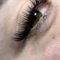 استخدام ناخنکار و مژه کار