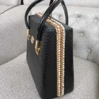 کیف بسیار شیک درحدبسیار نو لطفاً بخونید کامل|کیف، کفش، کمربند|مشهد, سرافرازان|دیوار