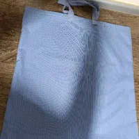 کیسه ی خرید روزانه و نان