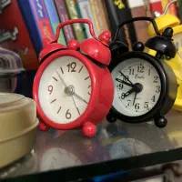 ساعت رومیزی رنگی زنگ خور