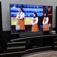 تلویزیون ال سی دی سایز ۵۰ و میز تلویزیون شرکتی|تلویزیون و پروژکتور|تهران, شهرک آزادی|دیوار