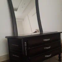 آیینه و کنسول