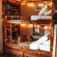 پانسیون خوابگاه دخترانه