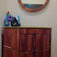 جاکفشی و میز تلویزیون