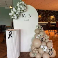 بادکنک ارایی بک میز عددوهپی نئون در محل ففط ۲۵۰۰ت|خدمات پذیرایی، مراسم|کرج, گلشهر|دیوار