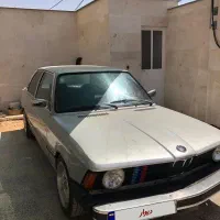بی ام و ۳۲۰