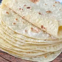 نیروی کار خانم و پیک موتوری