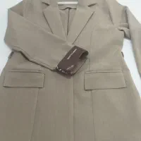 چرخکار حرفه‌ای خانم داخل کارگاه
