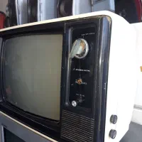 تلوزیون ژاپن|تلویزیون و پروژکتور|صومعهسرا, |دیوار