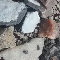 تعدادی سنگ فروشی