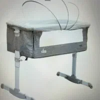 تخت نوزاد کنار تخت مادر