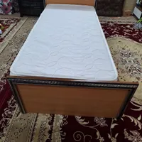 تختخواب یک نفره تمیز وسالم  در حدنو