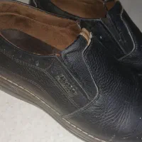 کفش چرم مصنوعی