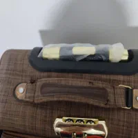 چمدان مسافرتی|کیف، کفش، کمربند|پرند, فاز ۵|دیوار