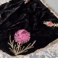 روبالشتی مخمل قدیمی طاووسی رومیزی سجاده قدیمی|صنایع دستی و سایر لوازم تزئینی|بیرجند, |دیوار