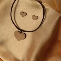 ست زیورآلات چوبی. گوشواره،گردنی، گیره مو،جاکلیدی|بدلیجات|خوی, |دیوار