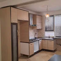 کابینت mdf دست دوم / ۸متر / همراه گاز و هود و سینک