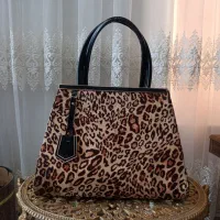 کیف شیک پلنگی ورنی