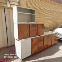 کابینت فلزی کار کرده تمیز و سالم