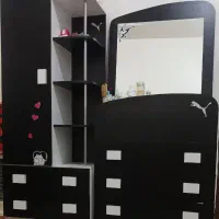 میز آرایش و کمد