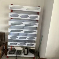 قفسه فلزی سفید مخصوص نگه داری وسایل
