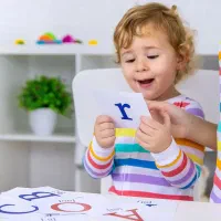 آموزش زبان انگلیسی ویژه گروه سنی ۳ تا ۱۲ سال