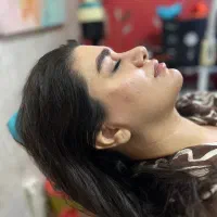 پزشک زیبایی آماده همکاری