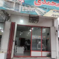 یک دهنه مغازه‌ رهن داده میشود