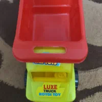 یک عدد ماشین اسباب بازی