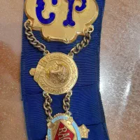 مدال گردن آویز انگلیسی|کلکسیون اشیاء عتیقه|اندیشه, اندیشه فاز ۳|دیوار