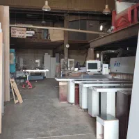 مونتاژ کار و برشکار کابینت و کمد  کارگاه خدماتی