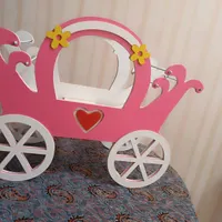 کالسکه رنگی چوبی