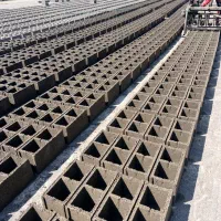 تولید انواع بلوکه های سیمانی