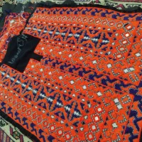 زی و استین نارنجی دوز