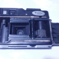 دوربین عکاسی یشیکا عطیقع و رادیو.و.و.و|کلکسیون اشیاء عتیقه|آغاجاری, |دیوار