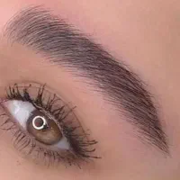 مدل برای میکروبلیدینگ ابرو