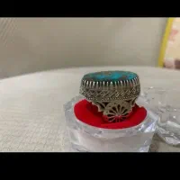 مقداری وسایل قدیمی کهنه یکجا بفروش میرسد