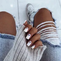 ترمیم و کاشت ناخن باتخفیف ویژه۱۵۰ ترمیم و ۲۰۰ کاشت