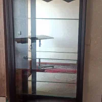 بود در حد نو|بوفه، ویترین، کنسول|مهاجران, |دیوار