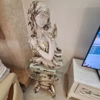 مجسمه با میز شیشه دار ، جنس رزین