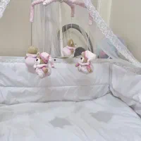 تخت کنار مادر