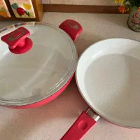 دو عدد تابه بزرگ‌ به سایز ۲۸ با یک درب شیشه ای