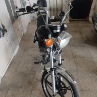 موتور سیکلت هارلی 200